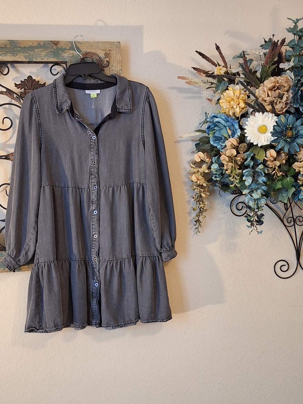 🔥🔥CLEARANCE ITEM🔥🔥Serra Charcoal Washed Button-Front Mini Dress. Medium